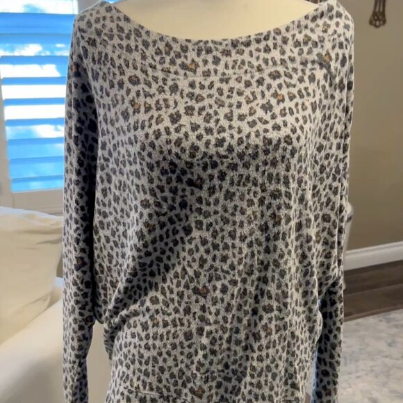 Korye-Leaopard Print Off the Shoulder Pullover-Heather Grey Mulit-M - Picture 1 of 6